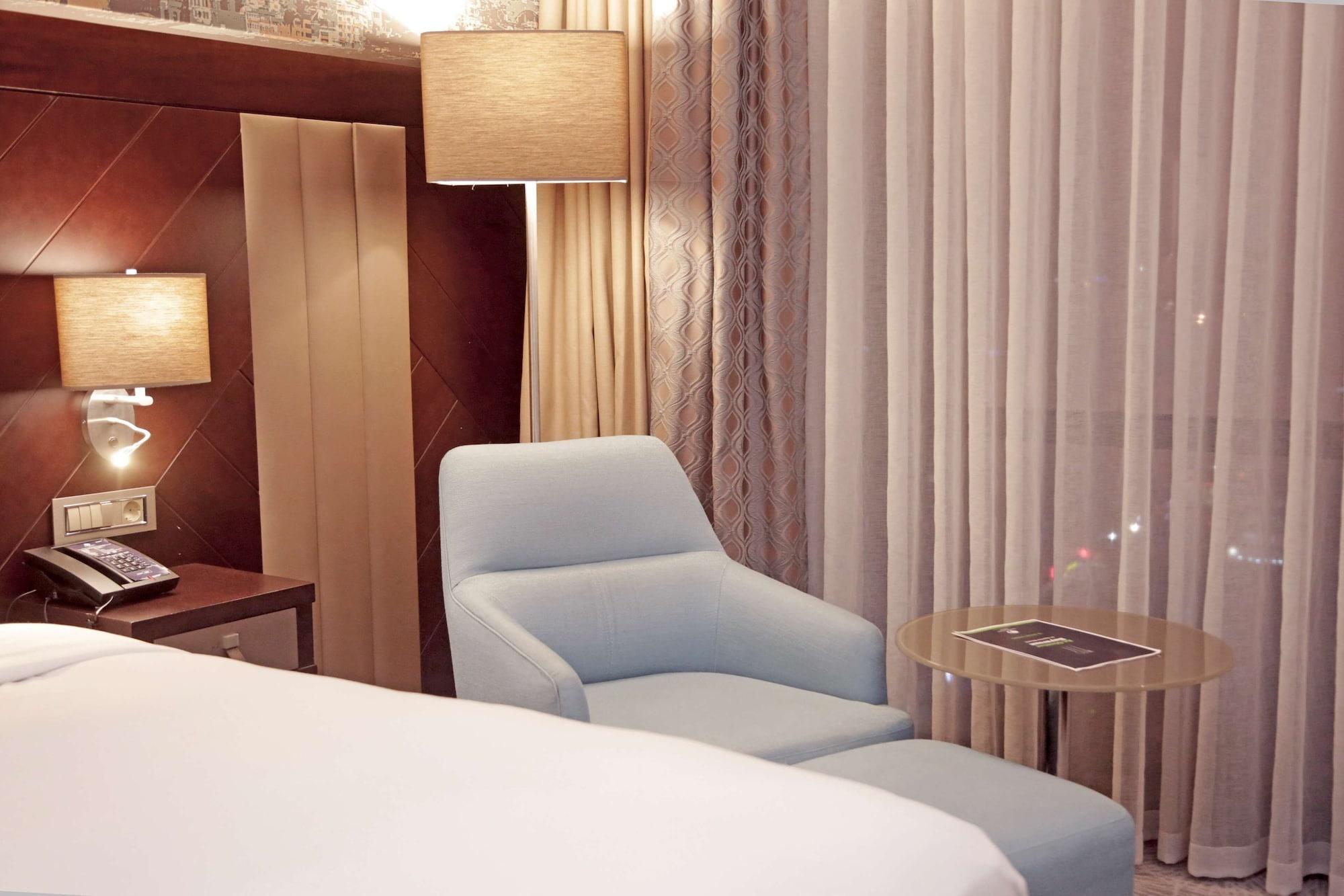 Doubletree By Hilton Istanbul Umraniye Hotel Екстериор снимка A room at the hotel