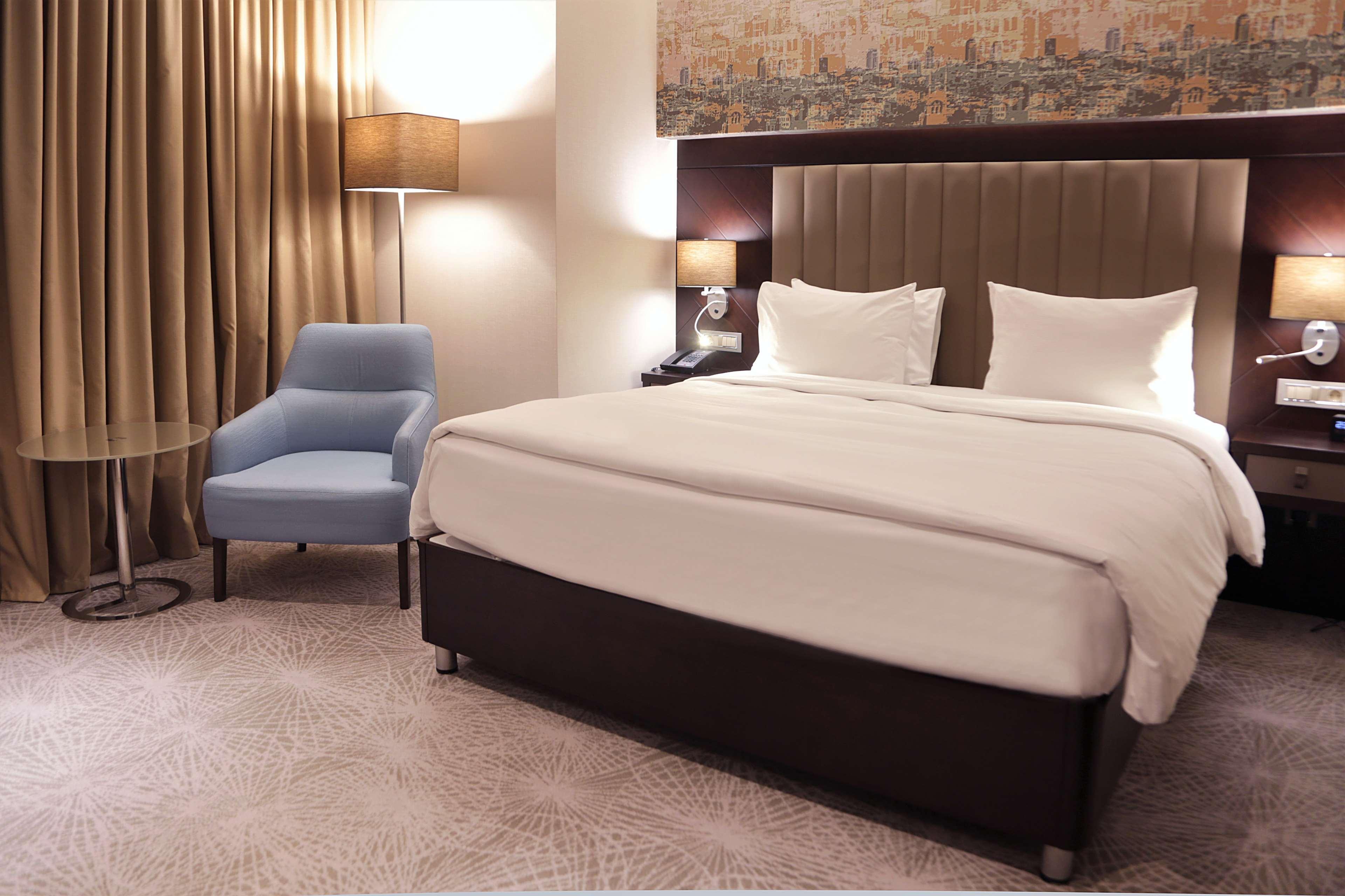 Doubletree By Hilton Istanbul Umraniye Hotel Екстериор снимка A room at the hotel