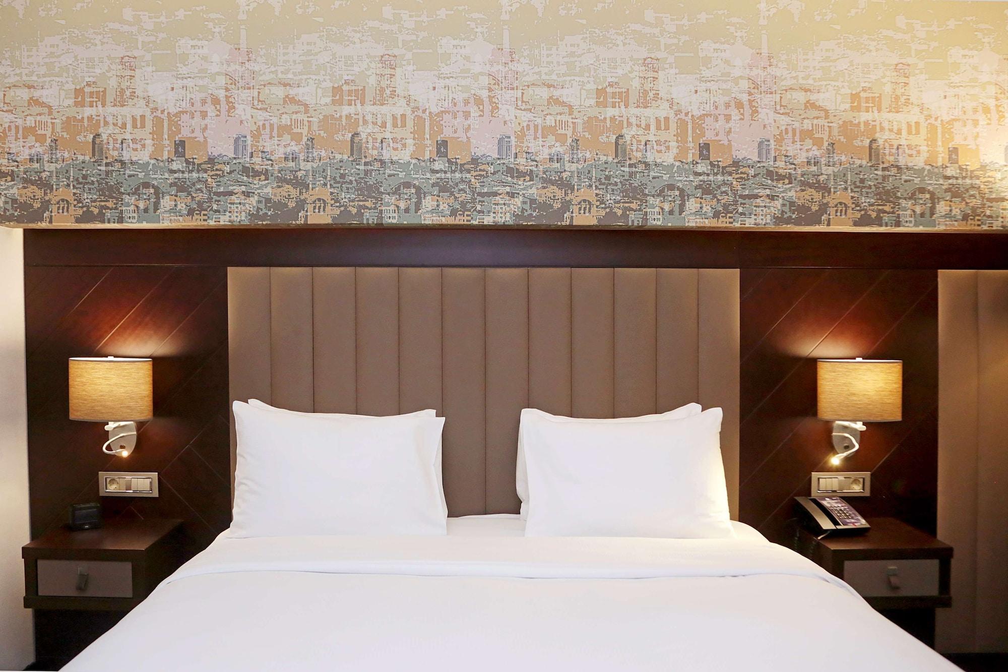 Doubletree By Hilton Istanbul Umraniye Hotel Екстериор снимка A bedroom at the hotel