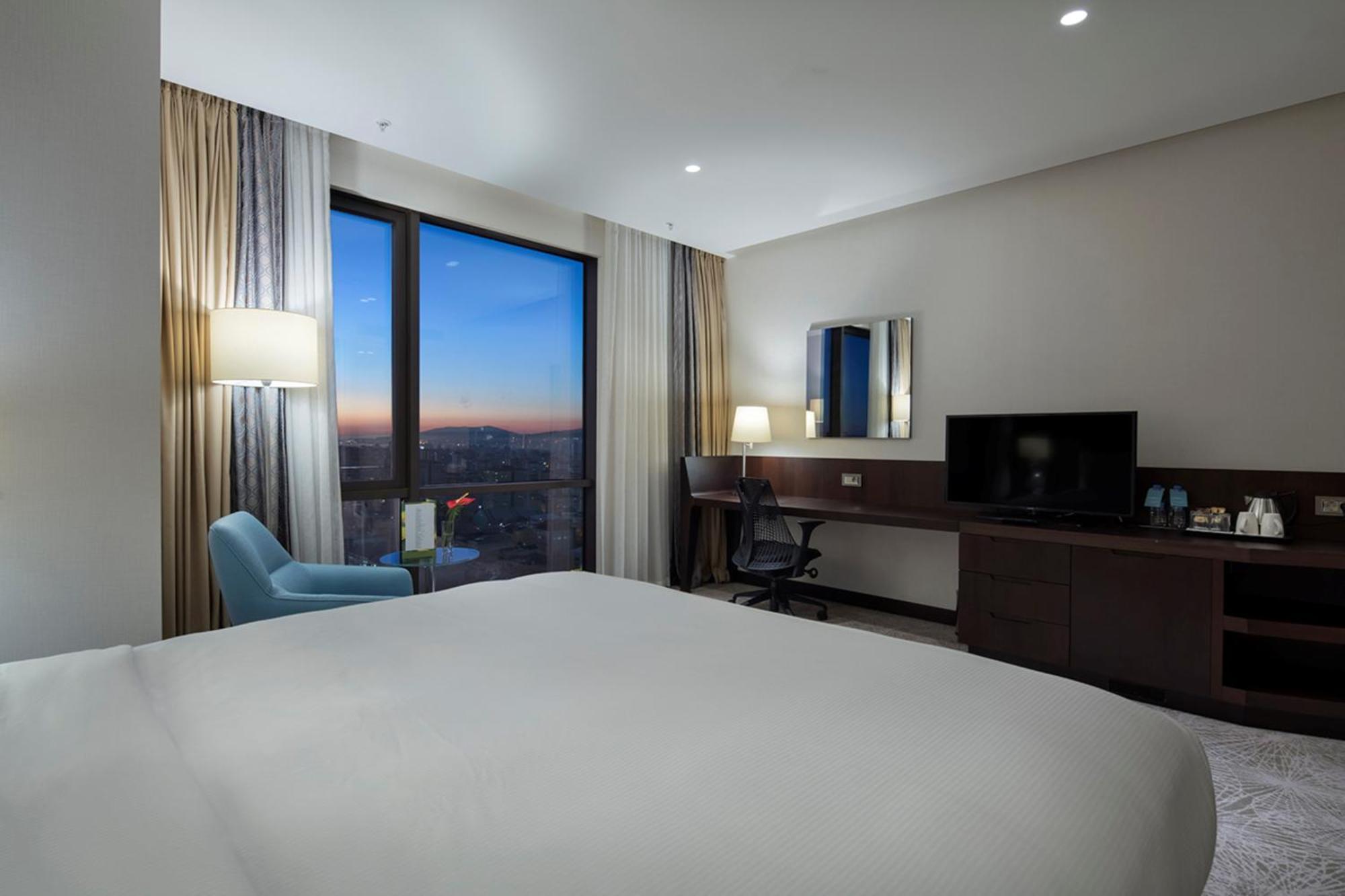 Doubletree By Hilton Istanbul Umraniye Hotel Стая снимка