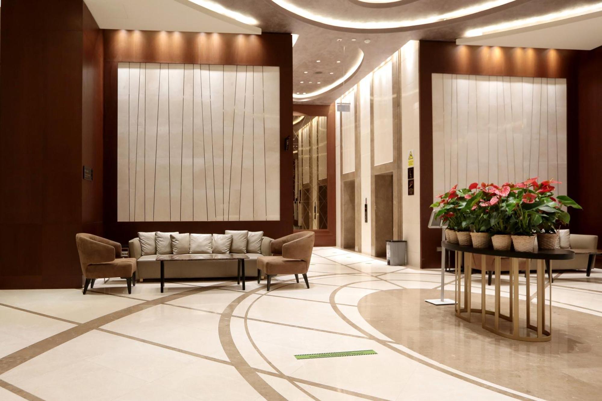 Doubletree By Hilton Istanbul Umraniye Hotel Екстериор снимка Lobby
