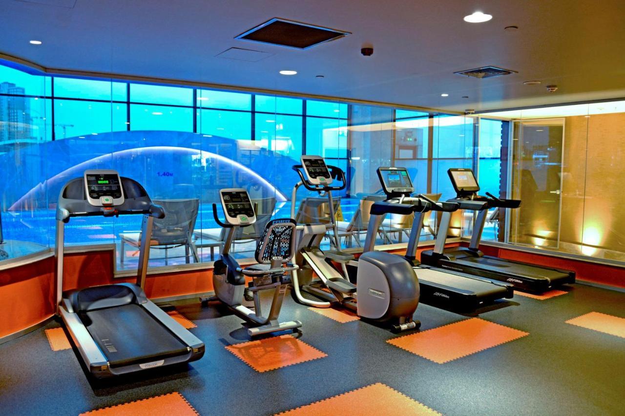 Doubletree By Hilton Istanbul Umraniye Hotel Екстериор снимка A gym