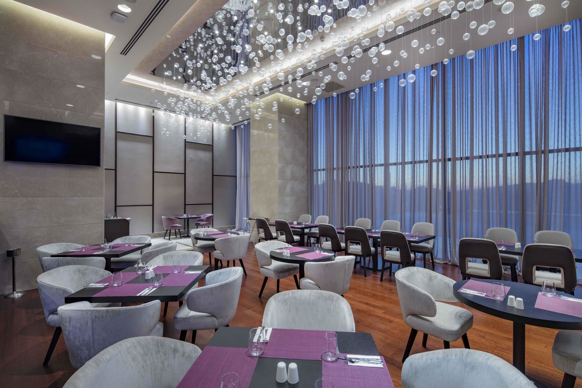 Doubletree By Hilton Istanbul Umraniye Hotel Екстериор снимка The lounge at the airport